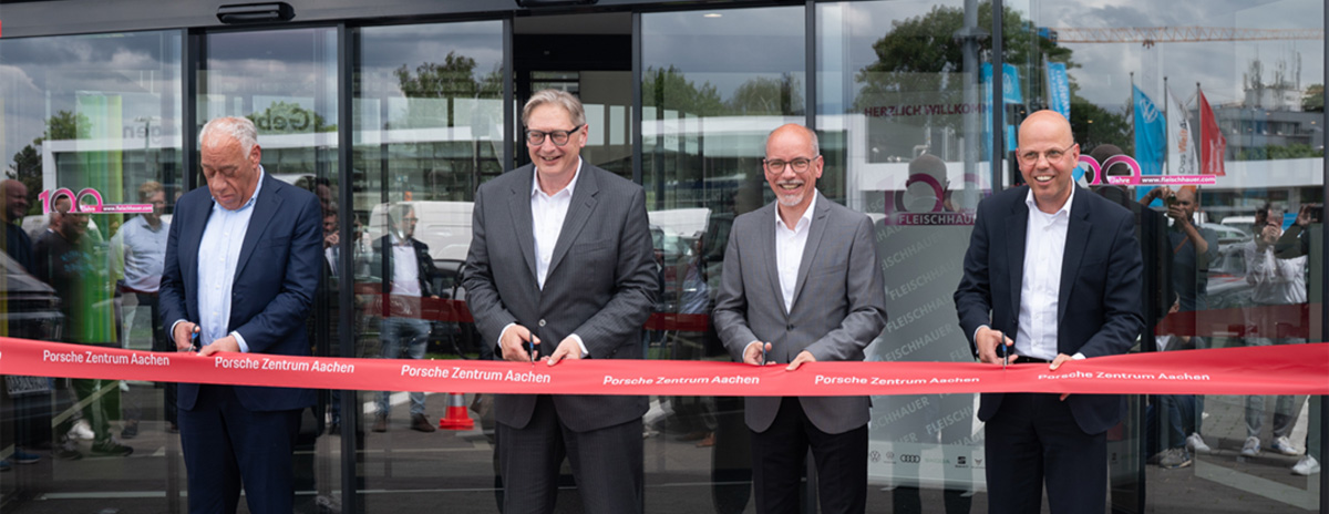 Jörg Schiffer (Habau), Mathias Petter (Fleischhauer Franz), Karsten Sohns (Porsche Deutschland) Frank Weber ( Porsche Zentrum Aachen) 