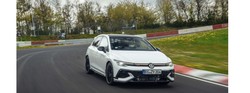 Maßgeschneiderte Potenza Race Semi-Slick-Bereifung für VW Golf GTI Edition 50
