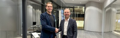 Wollen gemeinsam „das lokale Rohstoff-Ökosystem nachhaltiger und resilienter” machen: Dr. Gideon Schwich von cylib (l.) und Webasto-CTO Marcel Bartling.